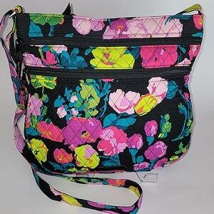 VERA BRADLEY TRIPLE ZIP CROSSBODY/SHOULDER BAG